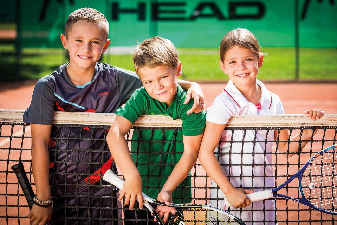 Kinder beim Tennistraining